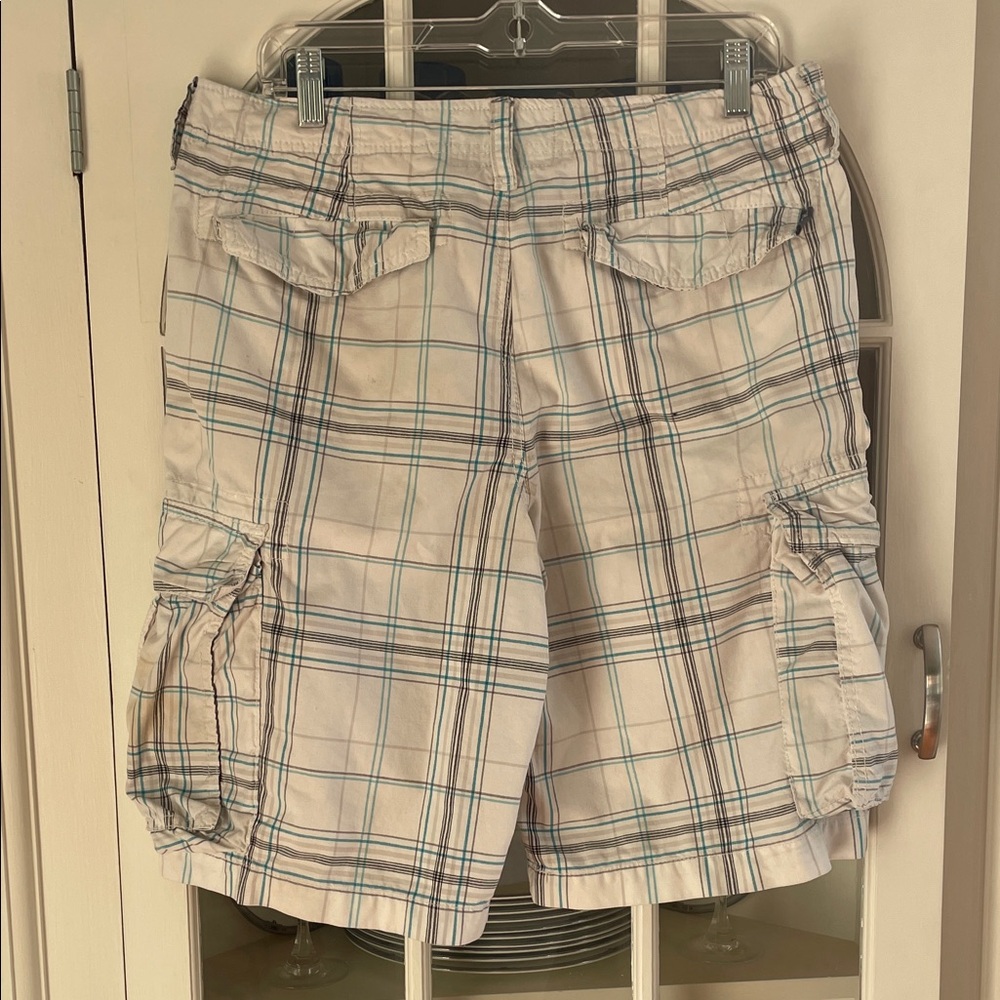 Men's Plaid Cargo Shorts - Cream and Blue - Picture 4 of 6